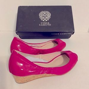 VINCE CAMUTO Ryssa Wedge